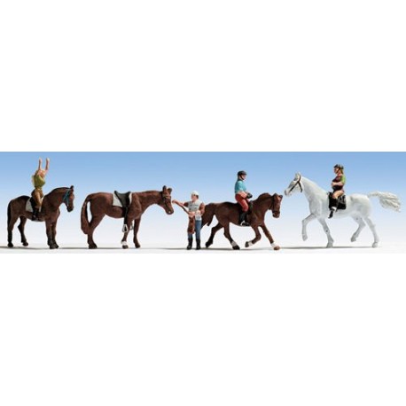 Horses & Riders (4)
