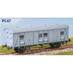 Parkside Dundas PC47 - SR Cct Parcel Van Plywood Sides - OO plastic kit