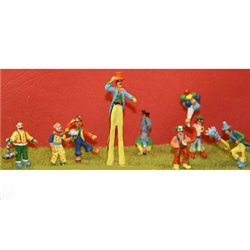 Painted 8 Clowns - Assorted (OO Scale 1/76th)