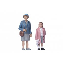 G scale (Garden) Grandma and Granddaughter by Bachmann