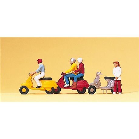 Vespa Riders (3)