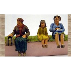 O Scale (1/43) 3 Seated Women by Langley
