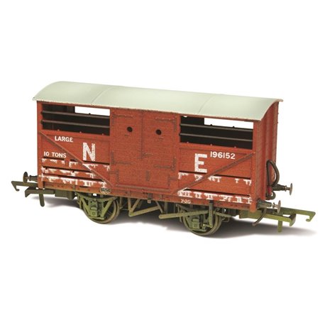 Cattle Wagon LNER 196152 Lime Washed