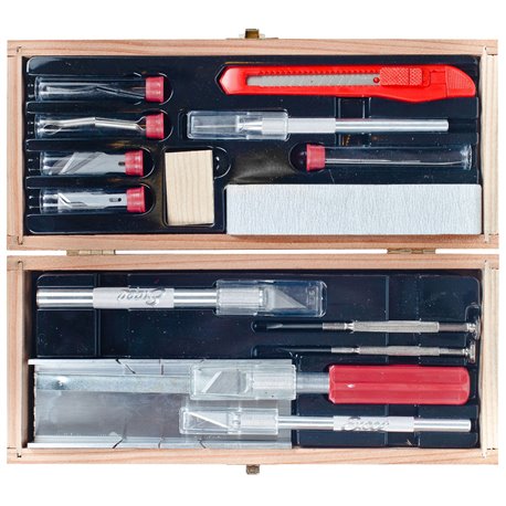 Deluxe Knife and Tool Set in Wooden Box