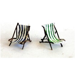 2 Empty deckchairs (OO 1 /76th Scale)
