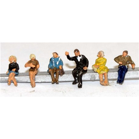 Painted 6 Seated Passengers / Figures Set 2 (N scale 1/148th)