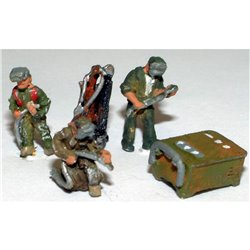 N Scale 1/148th Painted Welding figures and equipment(3) Three Men by Langley