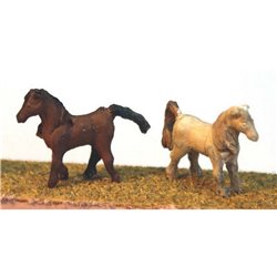 A59p Painted 2 Plain Horses (unharnessed) N Scale 1:148