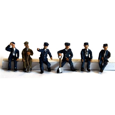 Painted Loco drivers & fireman 6 different seated figures/poses (OO scale 1/76th)