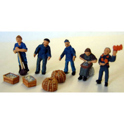 Quayside Figures, lobster pots & Fish Trays (OO Scale 1/76th) - Unpainted