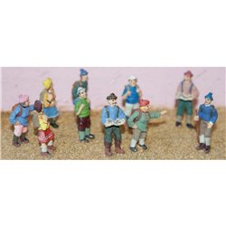 10 Assorted Hikers (OO Scale 1/76th) - Unpainted
