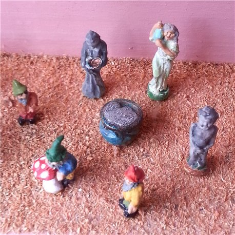 Gnomes, Statues & garden ornaments - Unpainted