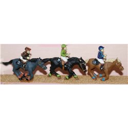 3 Jockeys & Racehorses (OO Scale 1/76th) - Unpainted