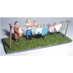 Painted Washing Line and Figures (OOScale 1/76th)