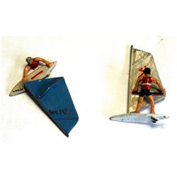 1 x Windsurfer and figure (OO scale 1/76th) - Unpainted