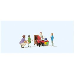 Father Christmas w/Mother & Kids (4)