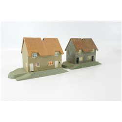 Bundle of 5 thatched cottages, ready-built plastic kits, HO gauge Used