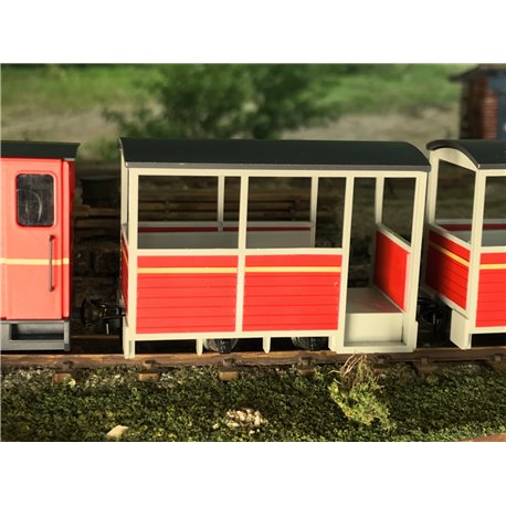 Short Passenger Car in red livery