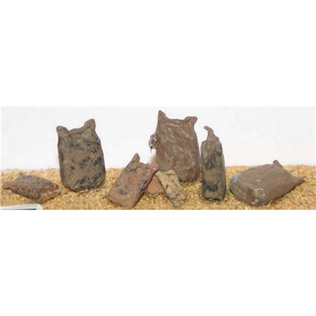 8 Assorted Sacks (OO Scale 1/76th) - Unpainted