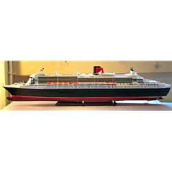Revel 05223 Queen Mary 2 - 1/400 Scale USED 