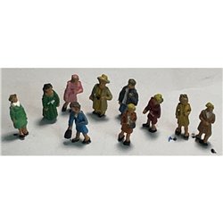10 Assorted Figures - Women ( Nscale 1/148th)