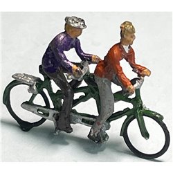Tandem Bicycle and 2 riding Figures Unpainted kit ( OO scale 1/76th)