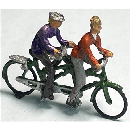 Tandem Bicycle and 2 riding Figures Unpainted kit ( OO scale 1/76th)