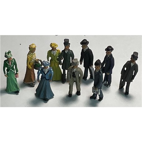 10 Painted Walking Victorian/Edwardian Figures (OO scale 1/76th)