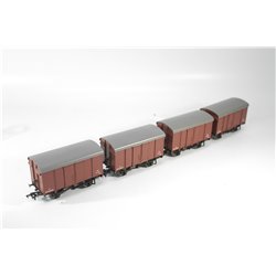 A Set of Four Bachmann 38-076B 12 Ton Southern Plywood Panel Vent Vans in BR Bauxite OO Gauge USED