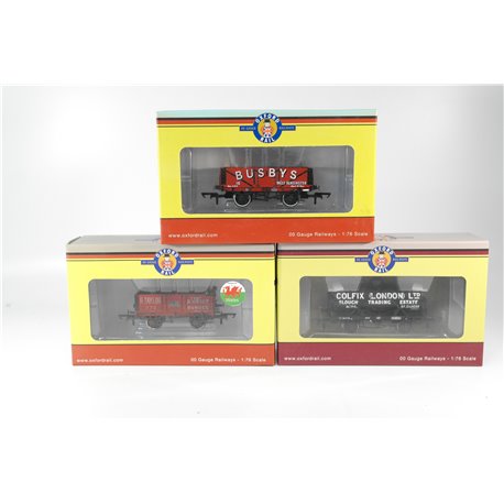A Set of Three Oxford Rail Wagons a Tank Wagon. Two Open Wagons and a Tank Wagon. OO Gauge USED