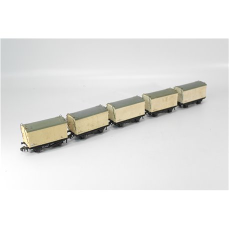 A Set of Five Hornby Dublo 6 Tonne Ventilated Wagons. OO Gauge USED