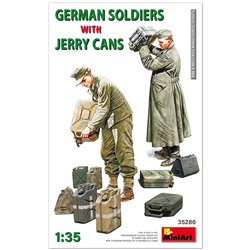 German Soldiers w/ Jerry Cans - 1:35 scale kit