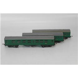 A Set of Three Tri-Ang TT Coaches in Green TT Gauge USED