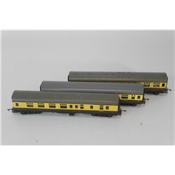 A Set of Three Tri-ang TT Coaches in Chocolate and Cream Livery TT Gauge USED