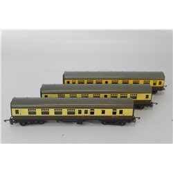 A Set of Three Tri-ang TT Coaches in Chocolate and Cream Livery TT Gauge USED