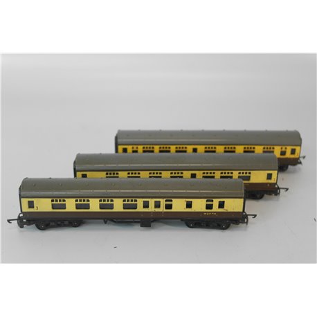 A Set of Three Tri-ang TT Coaches in Chocolate and Cream Livery TT Gauge USED