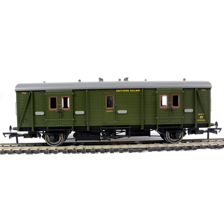 SR dark olive Maunsell 4-wheel passenger brake van 'C' 753