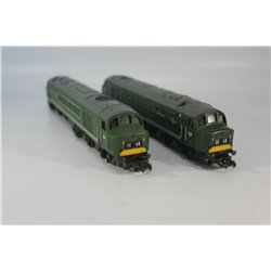 Mainline Class 45 D49 'The Manchester Regiment' and D52 The 'Lancashire Fusillier' in BR Green . OO Gauge USED
