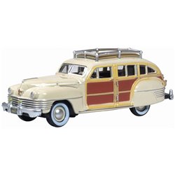 Chrysler T & C Woody Wagon 1942 Catalina Tan