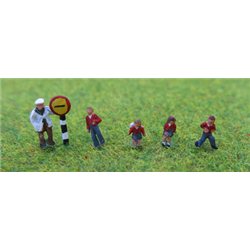 N Scale (1/148 - 1/160) School children and crossing patrol(5) One Man Four Children by P&D Marsh
