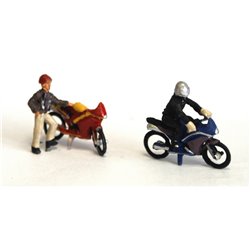2 Modern Motorcycles and figures Unpainted Kit OO Scale 1:76