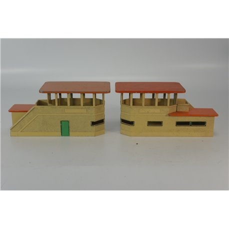 A Selection of Hornby Dublo Platform/Station Buildings. Used. OO Gauge