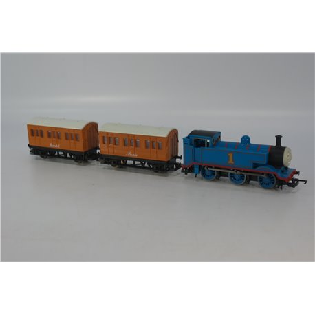 Thomas The Tank Engine + Annie & Clarabel. Used. OO Gauge