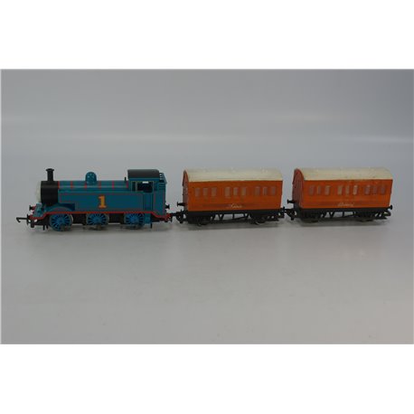 Thomas The Tank Engine + Annie & Clarabel. Used. OO Gauge