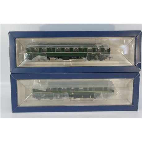 Bachmann 31-326 Class 105 2-Car DMU BR Green (Speed Whiskers). Used. OO Gauge