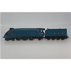 Hornby R3371 Class A4 4-6-2 4468 "Mallard" in LNER garter blue. Used. OO Gauge