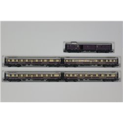 Arnold 0142 Rheingold 5 Coach set with Lighting. Used. N Gauge