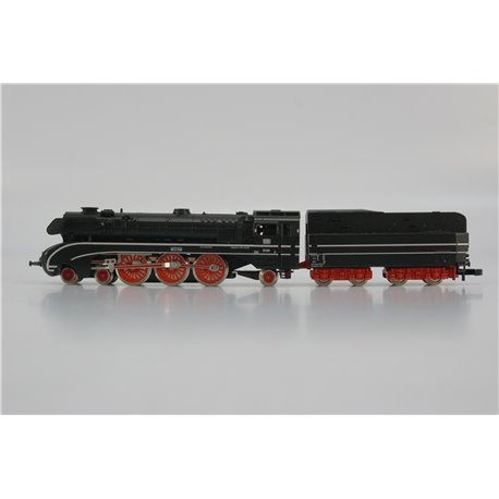 Marklin Mini-Club 8889 Express Locomotive with a Tender. German Federal Railroad (DB) class 10 with partial streamlining. Used. 
