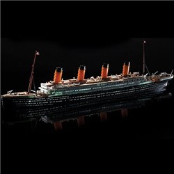 British RMS Titanic MCP Ship + LED - 1/700 model kit