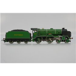 Hornby R380 Schools Class V 4-4-0 'Stowe' 928 in SR Malachite Green. Used. OO Gauge